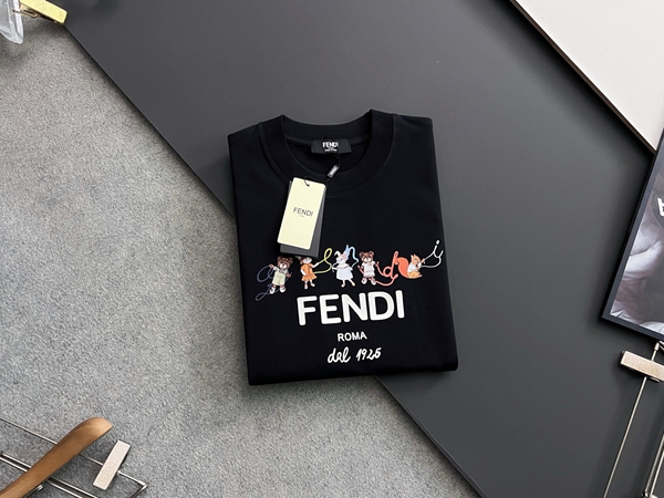 ブランドTシャツ全体デザイン